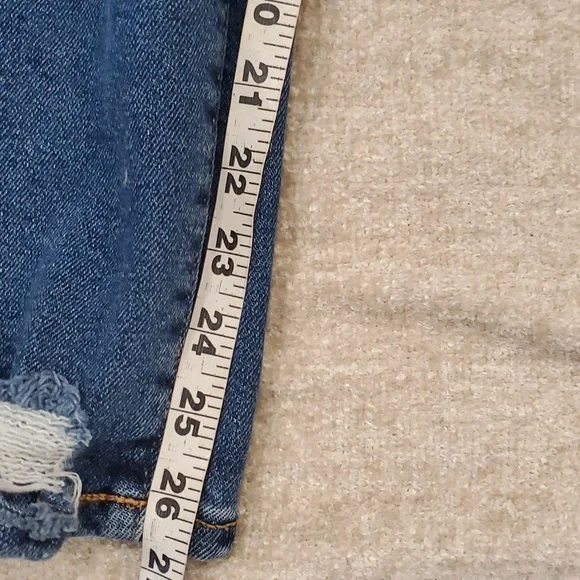 Good American distress blue crop ankle distressed jeans size 4/27 - Picture 13 of 13